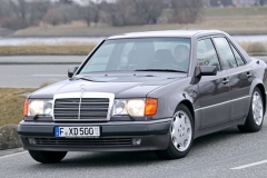 mercedes-500-e-w-124-curva